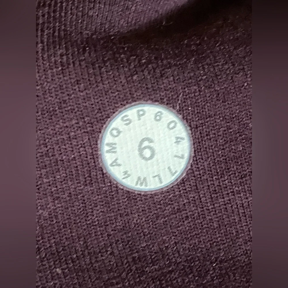 Lululemon Light As Warmth Scuba Black Cherry size 6 - Picture 13 of 14